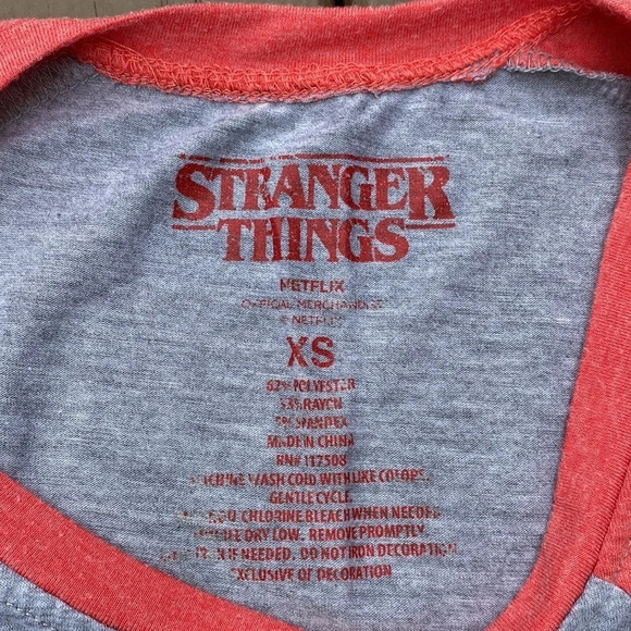 🌸Stranger Things sleeveless shirt with embroidered characters size XS - Picture 4 of 7